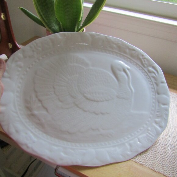 Extra Large Turkey Platter White Embossed Porcelain 18" x 14" - Picture 9 of 9